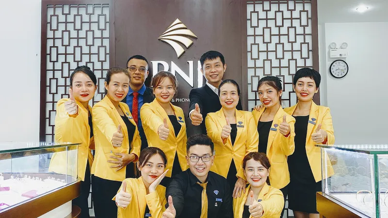 Sản phẩm nhan vien 3 — Công Ty TNHH May Sư Tử Vàng — MST 0309906897