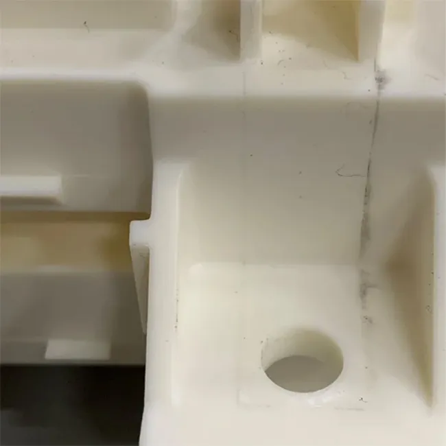 Sản phẩm Bleeding mold plastic — Công Ty TNHH Thương Mại Và Đầu Tư Hàm Rồng — MST 0309987776