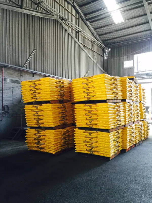 Sản phẩm bot son calmax 1093 — Công Ty CP Xây Dựng Thương Mại Dịch Vụ Đông Bắc — MST 0310275653