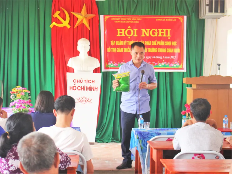 Sản phẩm 202309020113_xu ly moi truong chan nuoi bang che pham sinh hoc nong dan thu loi lon 144021970 — Công Ty TNHH Vi Sinh Môi Trường — MST 0310281456