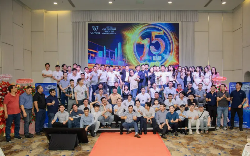 Sản phẩm hanh trinh 15 nam vu tien doi moi de dan dau 5 1024x640 — Công Ty TNHH Thương Mại Dịch Vụ Công Nghệ Vũ Tiến — MST 0310318610