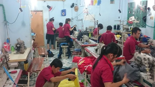 Sản phẩm Xuong may ao thun chat luong 11 — Công Ty TNHH Thương Mại Dịch Vụ Sản Xuất Alpha — MST 0310351456