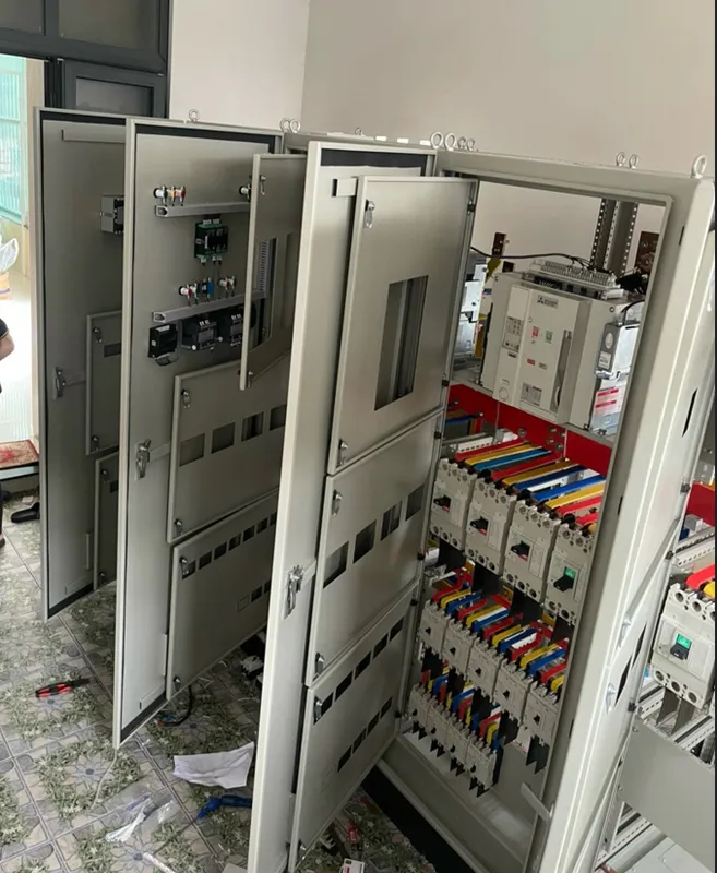 Sản phẩm tu dien dien phan phoi — Công Ty TNHH Thương Mại Dịch Vụ Kỹ Thuật Điện Thuận Phát — MST 0310437079