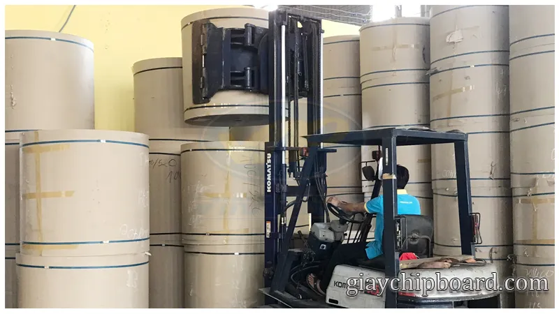 Sản phẩm giay cuon san xuat chipboard tam — Giấy Bìa Vina Phát - Công Ty TNHH Sản Xuất Thương Mại Dịch Vụ Vina Phát — MST 0310516605