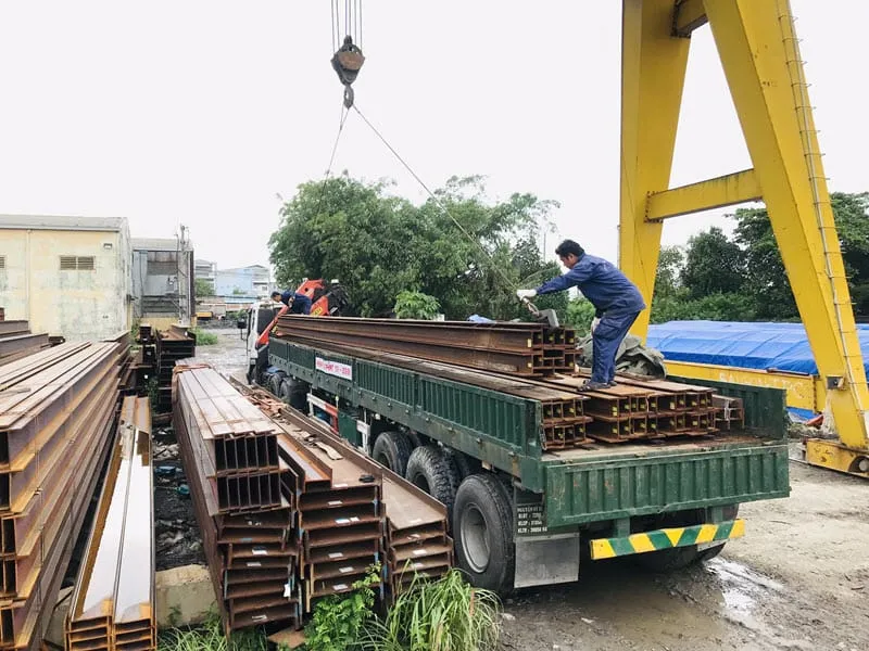 Sản phẩm mang ha van chuyen thep hinh h i u v den tan cong trinh — Tôn Thép Mạnh Hà - Công Ty TNHH Sản Xuất Tôn Thép Mạnh Hà — MST 0310778537