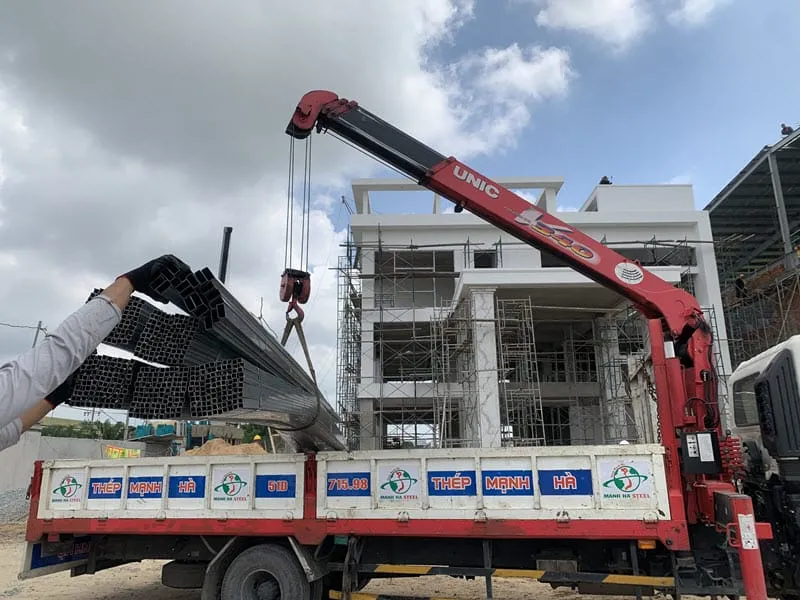 Sản phẩm manh ha van chuyen thep hop den tan cong trinh — Tôn Thép Mạnh Hà - Công Ty TNHH Sản Xuất Tôn Thép Mạnh Hà — MST 0310778537