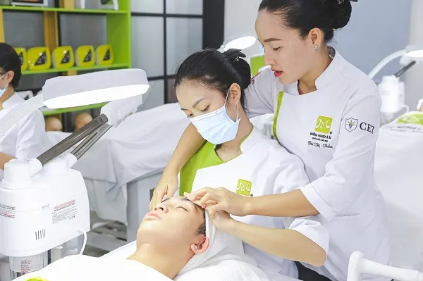 Sản phẩm hinh anh lop hoc spa 4 — Công Ty Cổ Phần Hướng Nghiệp Á Âu — MST 0310814739