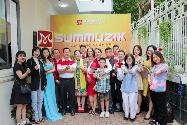 Sản phẩm summuzik am nhac ngay he — Công Ty Cổ Phần Hướng Nghiệp Á Âu — MST 0310814739