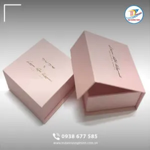 Sản phẩm in hop dung vang trang suc 3 300x300 — In Đại Trường Thịnh - Công Ty TNHH Sản Xuất Đầu Tư Thương Mại Dịch Vụ Đại Trường
Thịnh — MST 0310846057