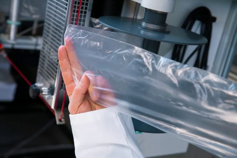 Sản phẩm ptsuinterfacepolymers01extruded film high res 12 768x512 — Bao Bì Nhựa Volga VN - Công Ty Cổ Phần Volga VN — MST 0310848819