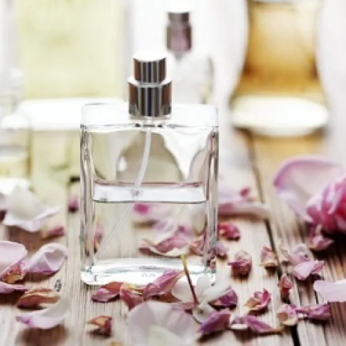Sản phẩm nhung chai nuoc hoa dang mua nhat nam 20195647_500x500 — Công Ty TNHH Hóa Chất Hoa Mai — MST 0311494513
