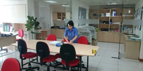 Sản phẩm laubanlamviec 600x300 — Công Ty TNHH Dịch Vụ Vệ Sinh Bình Phương — MST 0311567151
