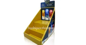 Sản phẩm ke giay carton 3 tang trung bay 1 300x158 — In Bao Bì Quốc Thịnh - Công Ty TNHH In Quốc Thịnh — MST 0311788062