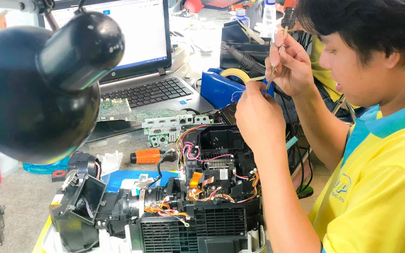 Sản phẩm dich vu bao tri may chieu chuyen nghiep vnpc 2 — Công Ty TNHH Đầu Tư Thương Mại VNPC — MST 0311847825