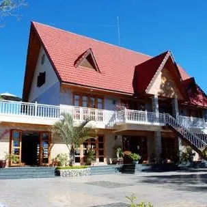 Sản phẩm 10 biet thu buon me thuot1 — Ngói Màu Sunrise - Công Ty Cổ Phần TM SX Đại Nguyên Phúc — MST 0311866384