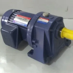 Sản phẩm 0011 dong co giam toc tunglee 5hp chan de 001 300x300 — Công Ty TNHH Thương Mại Dịch Vụ Kỹ Thuật Vững Phát — MST 0312058541
