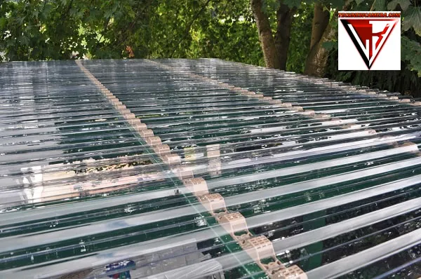 Sản phẩm Cach lop ton nhua lay sang chinh xac nhat — Tấm Lợp Lấy Sáng Đỗ Sĩ - Công Ty TNHH Thương Mại - Dịch Vụ Đỗ Sĩ — MST 0312218160