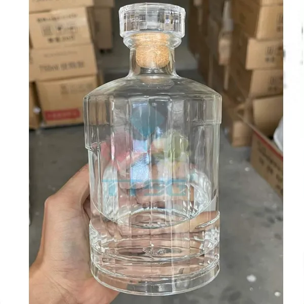 Sản phẩm chai thuy tinh hibiki 750ml — Công Ty TNHH Thủy Tinh Sài Gòn — MST 0312260772