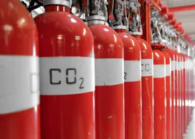 Sản phẩm binh khi co2 10 lit_s2895 — Công Ty TNHH Khí Công Nghiệp Phú Thịnh — MST 0312369963