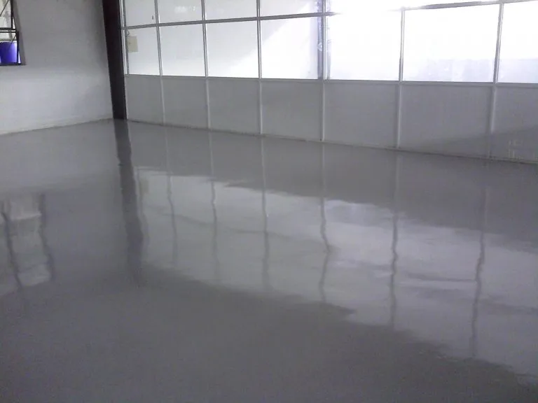 Sản phẩm son epoxy he lan 1 — Công Ty TNHH Thương Mại Xây Dựng Phan Gia Phúc — MST 0312416194