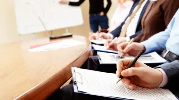 Sản phẩm training 360x202 — Hệ Thống Phun Bi DTE - Công Ty TNHH Kỹ Thuật Công Nghiệp Đồng Tâm — MST 0312513984