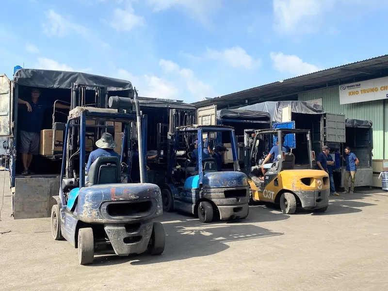 Sản phẩm Xe nang hang Trong tan — Vận Tải Trọng Tấn - Công Ty TNHH Dịch Vụ Vận Tải Trọng Tấn — MST 0312527659