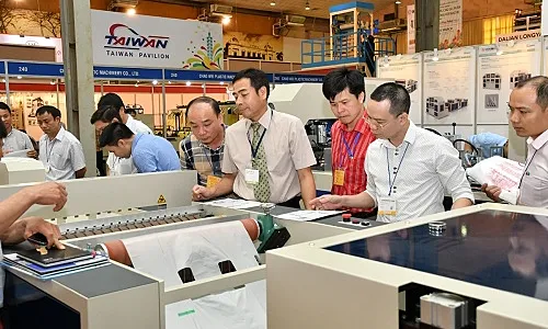 Sản phẩm 00d2f3082797f86ea0a5db6fb2bbba540555b45c0d1e9af9cfcab1fb168eb91f186cf0e3a1370e749aee1e3d56451a1da5b7528e9ee0b1ff2fc47d146dfb5773 — Bao Bì Nhựa Huy Minh - Công Ty TNHH SX Chai Lọ Nhựa Huy Minh — MST 0312602497