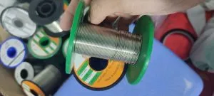 Sản phẩm cuon chi han loai tot ban o dau 3 300x135 — Thiếc Hàn TH - Công Ty TNHH Kỹ Thuật Điện Tử TH — MST 0312859051