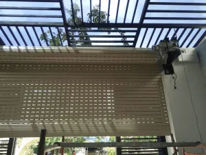 Sản phẩm sua cua cuon 300x225 — Công Ty Trách Nhiệm Hữu Hạn Nhôm Kính Nam Việt Tiến — MST 0312934453