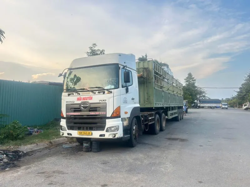 Sản phẩm thue xe container 1024x767 — Công Ty TNHH Thương Mại Dịch Vụ Vận Tải Hữu Nguyên — MST 0313044252