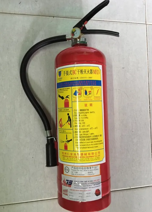 Sản phẩm binh chua chay xach tay bot bc 4kg image large  — Thiết Bị PCCC Trần Sang - Công Ty TNHH Thiết Bị PCCC Trần Sang — MST 0313095352