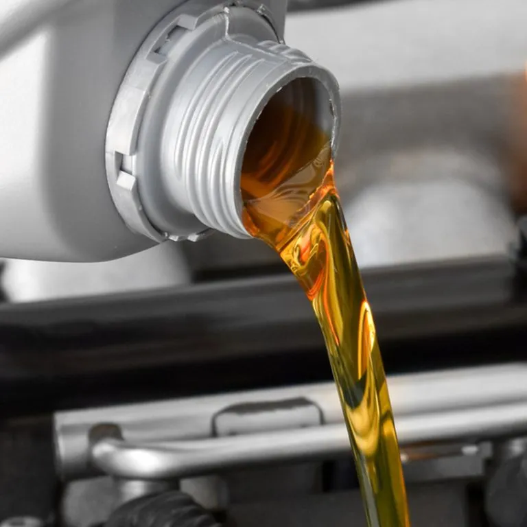 Sản phẩm 2. Dau dong co xang 768x768 — Dầu Nhờn United Oil VN - Công Ty TNHH United Oil Việt Nam — MST 0313110360