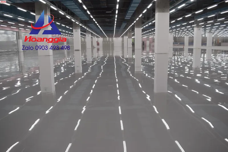 Sản phẩm thi cong son epoxy tu phang nha xuong mau xam grey — Sơn Epoxy Hoàng Gia - Công Ty TNHH Kỹ Thuật Epoxy Hoàng Gia — MST 0313195653