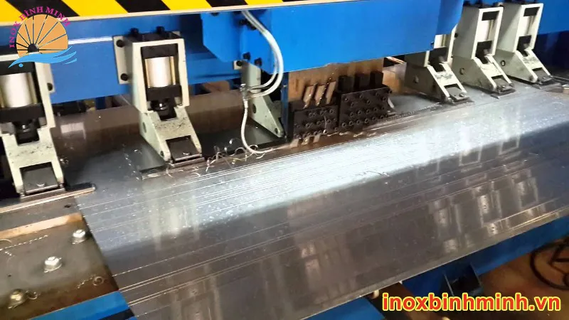 Sản phẩm bao ranh v gia cong cnc 4 — Công Ty TNHH Một Thành Viên Inox Bình Minh — MST 0313206400