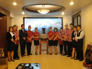 Sản phẩm chon dong phuc nha hang khach san phu hop 6_269 300x225 — Công Ty TNHH Đầu Tư Sản Xuất Thương Mại Dịch Vụ Sông Trà — MST 0313279180