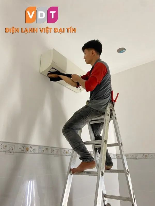 Sản phẩm z4801769003533_894bc6c849a993da9b370c1fd3a28de2 768x1024 — Điều Hòa Không Khí Việt Đại Tín - Công Ty TNHH Thương Mại - Dịch Vụ Kỹ Thuật Cơ
Điện Lạnh Việt Đại Tín — MST 0313283973