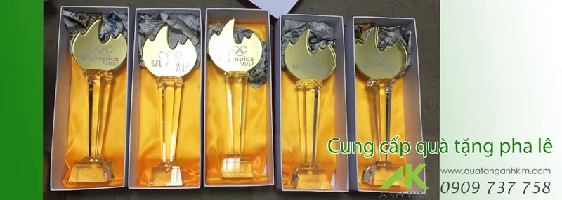 Sản phẩm cung cap qua tang pha le — Công Ty TNHH Quà Tặng Ánh Kim — MST 0313336544