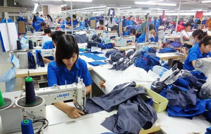 Sản phẩm may mac — Công Ty TNHH Thiết Bị Bảo Hộ An Toàn Lao Động á Đông — MST 0313372119