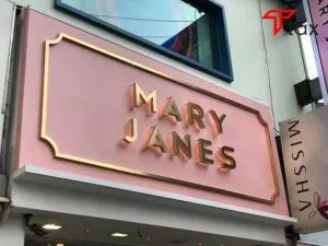 Sản phẩm Bang hieu shop ban quan ao 300x225 — Công Ty TNHH TTax — MST 0313530037