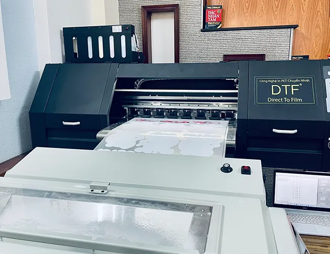 Sản phẩm in pet dtf 20 — Công Ty TNHH In ấn May Mặc Thời Trang Hùng Thiên — MST 0313540772