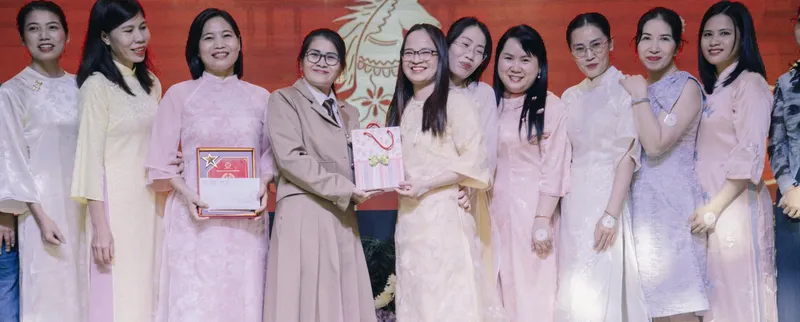 Sản phẩm z7703999776422b7feb74a3be5a6021f1f6ce0c7d9e2b2 1775635158.jpg — Suất Ăn Hương Việt - Công Ty TNHH Dịch Vụ Suất Ăn Hương Việt — MST 0313560842