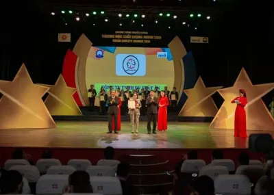 Sản phẩm huychuongthuonghieuctyhuongviet 9035 1775456924.jpg — Suất Ăn Hương Việt - Công Ty TNHH Dịch Vụ Suất Ăn Hương Việt — MST 0313560842