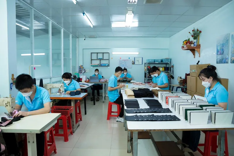 Sản phẩm img new 4 — Đồ Da Hoàng Nhật - Công Ty TNHH Sản Xuất Đầu Tư May Da Hoàng Nhật — MST 0313619214