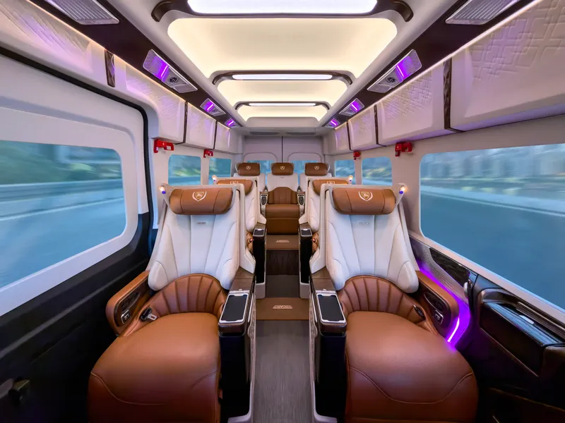Sản phẩm ford transit limousine dcar hang thuong dinh 2026 1 — DCar Limousine - Công Ty Cổ Phần Ô Tô GMG — MST 0313637083