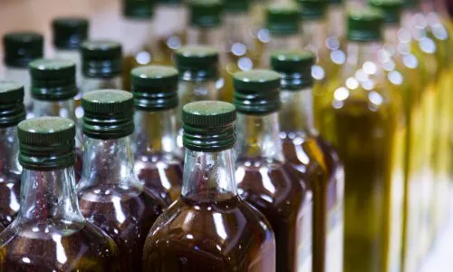 Sản phẩm bottles olive oil 500x300 — Công Ty Cổ Phần Giải Pháp Và Dịch Vụ Truy Xuất Nguồn Gốc — MST 0313658693