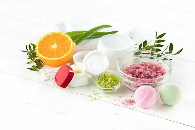 Sản phẩm spa concept with salt mint lotion towel white — Công Ty TNHH Dạy Nghề Sản Xuất Mỹ Phẩm Quang Minh — MST 0313760986