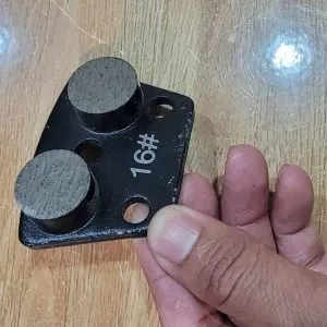 Sản phẩm thanh ly loai dia mai san be tong 2 nu tron. 300x300 — Công Ty TNHH Đầu Tư - Thương Mại - Dịch Vụ Hợp Thành Phát — MST 0313768329