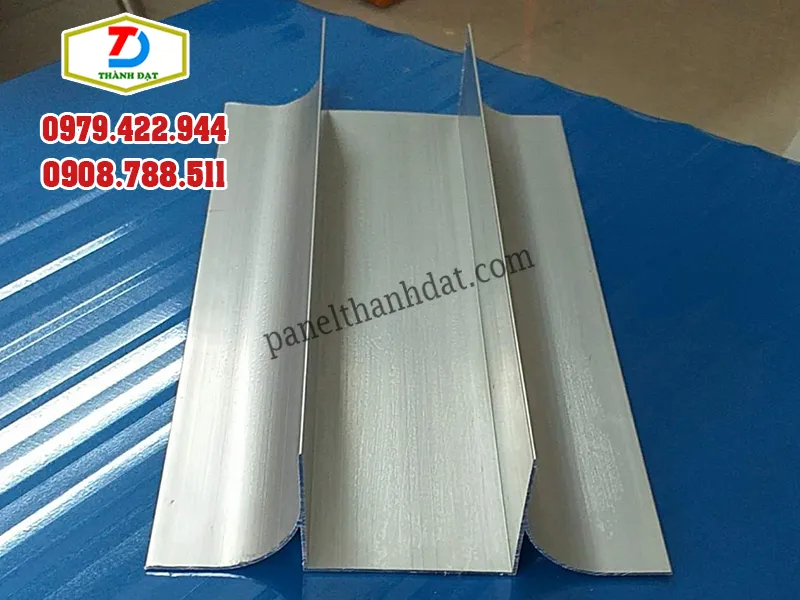 Sản phẩm phu kien nhom phong sach thanh dat 17 — Công Ty TNHH Cách Nhiệt Cách Âm Thành Đạt — MST 0313779779