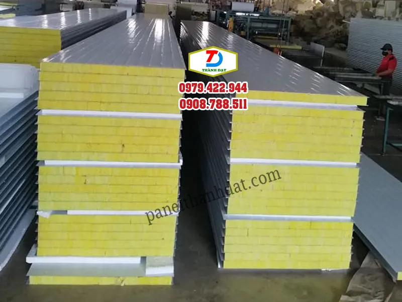 Sản phẩm tam panel glasswool bong thuy tinh chong chay thanh dat — Công Ty TNHH Cách Nhiệt Cách Âm Thành Đạt — MST 0313779779