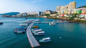 Sản phẩm ben tau khach an thoi 300x168 — Công Ty Cổ Phần Địa ốc Wiki — MST 0313837565